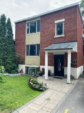 Bright & Renovated 1-Bedroom Apartment in the Heart of Vanier – Image# 1