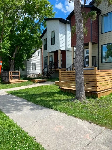 Three-bedroom duplex in Glenwood Image# 1