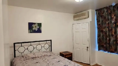 Chambre meublee bain prive-$720-Berri-Uqam-Room w private bath Image# 1