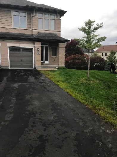 End Unit Townhouse, Townhome in Kanata Lakes for Rent Image# 1