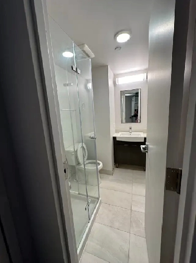 All inclusive Fully-furnished master bedroom 4 rent little Italy Image# 1
