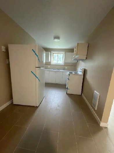 58 Barton Cres, unit 01, 2-bedroom apt(1bath 1kt basement)North Image# 1
