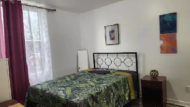 Belle chambre meublée avec salle de bain privé– Berri-UQAM | 760 Image# 1
