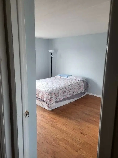 furnished room for rent Image# 1