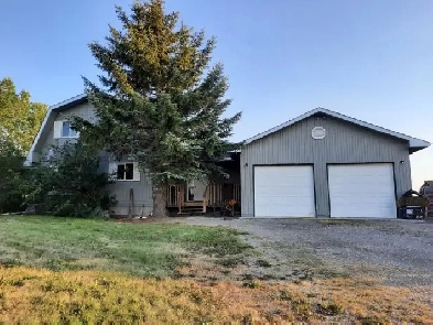 Acreage with Beautiful house  Camden Lane Cochrane for rent Image# 1