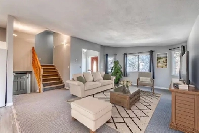 4 bedroom   2 dens House Montgomery NW Image# 1