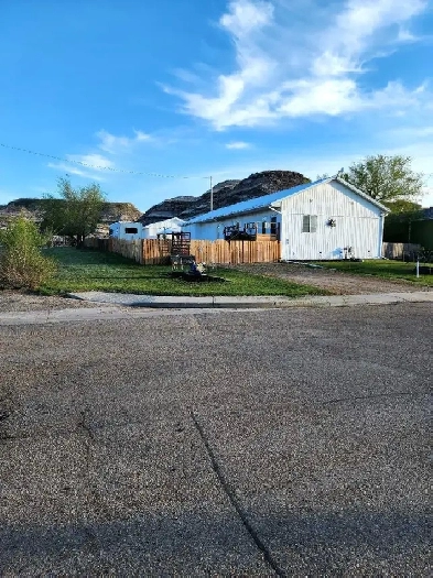 HOME FOR SALE DRUMHELLER NEWCASTLE AB Image# 1