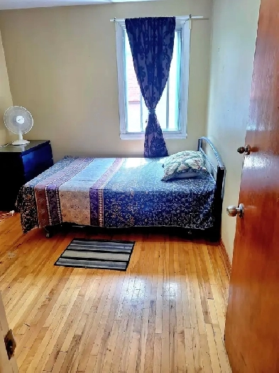 Room For Girls,Near Metro Plamondon/PARC/Monk/Frontnec Image# 1