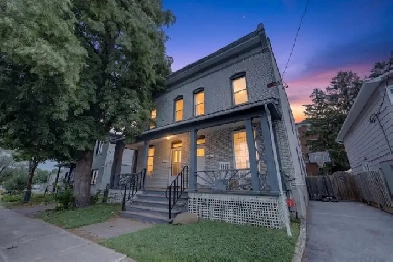 293 Olmstead Street: 3 Bedroom House (Vanier, Ottawa) Image# 1
