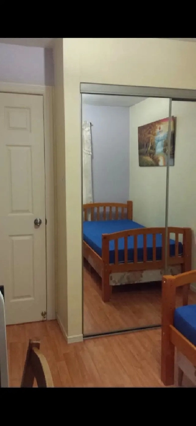 Sheppard and Warden: Room for Rent Image# 1