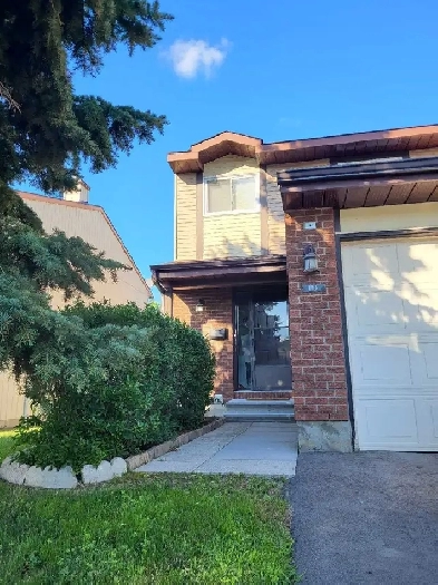 Bright 3 bed, 3 bath in Kanata for rent Image# 1