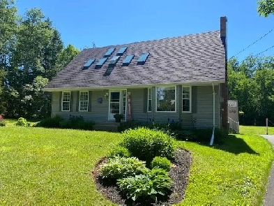 4 Bed FULLY FURNISHED - 1202 Loyalist Image# 1