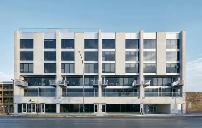 Centrally Located Modern Suite, Loaded with Features! Image# 1