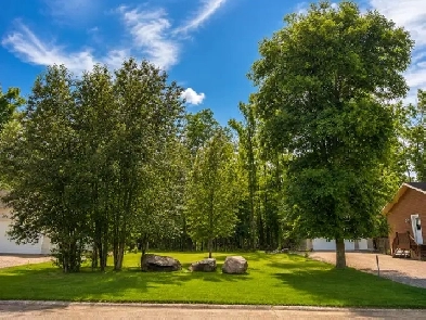 61’ × 120’ Treed Building Lot – 43 Cameron Rd, Pinawa – $52,900 Image# 1