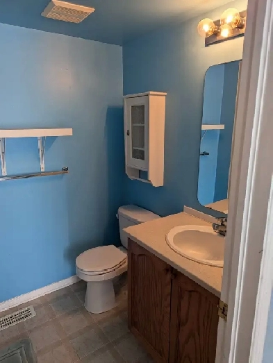 Furnished Bedroom with Private Bathroom: All-Inclusive (Kanata) Image# 1