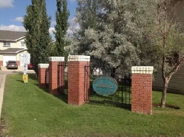 Townhouse for Rent: Comfortable, Convenient, Move-in ready Image# 1