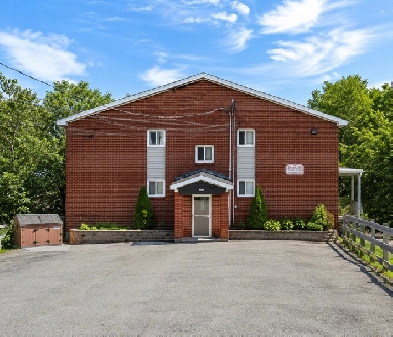 McFatridge  - Renovated 1 bedroom apartment available now Image# 1