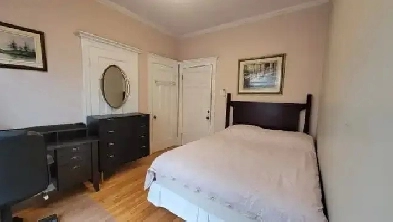 Furnished room for students or young professionals //Outremont Image# 1