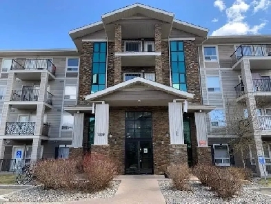 2 Beds 2 bathrooms Apartment in Terwillegar Towne Image# 1