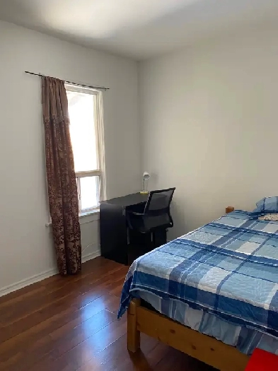 Cozy couple room in eastyork available from Sep 1st Image# 1