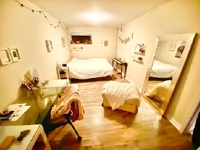 Room For Rent (On The Hill Uptown) Dog & Cat Friendly - Open Now Image# 1