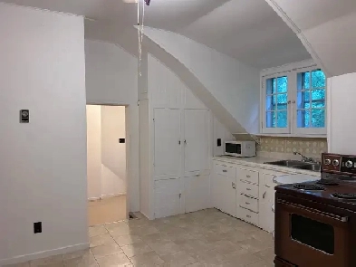 73 King Street, #204: 2 Bedroom Apartment (Chesterville) Image# 1