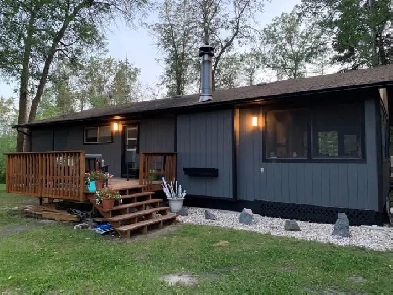Amazing Cottage! 10 Mins N of Gimli -Aug and Sept available! Image# 1