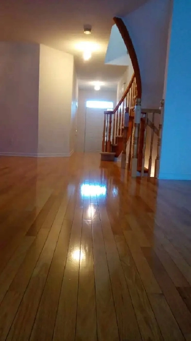 Move in now - beautiful 3-bed townhouse for rent in Kanata Lakes Image# 1