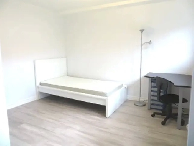 Renovated, furnished room for rent in quiet NDG (Montreal) Image# 1