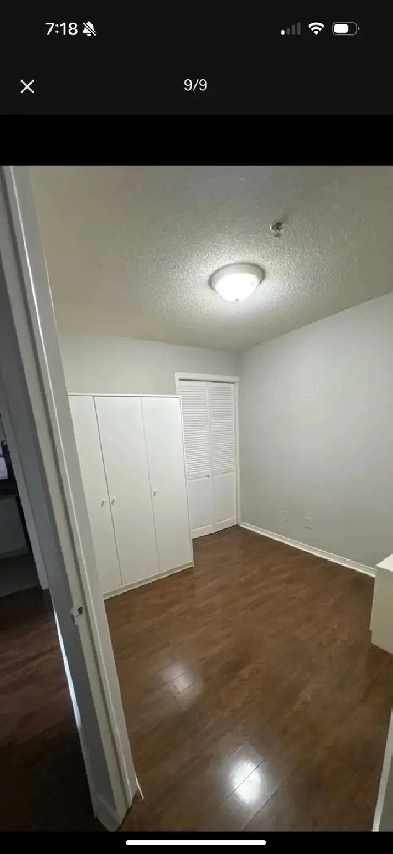 684 Warden Avenue 1 Den bedrooms Image# 1
