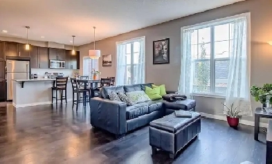 Spacious 3 bedroom & 3.5 Baths Townhouse - Fully developed bsmt Image# 1