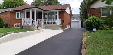 Main floor house for rent  2600 plus utlities image