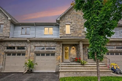 Carleton Place Townhome for Sale  Walk to Beach  Downtown image