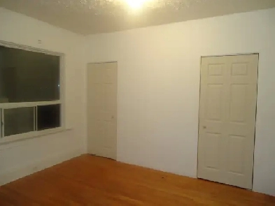 Furnished 1st Flr Bedrm Sept 1, near Bloor & Dufferin Subway STN Image# 1