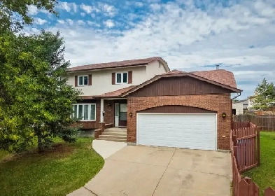 Original owner of 39 years! 1980sqft 4bdrm home in East Kildonan Image# 1