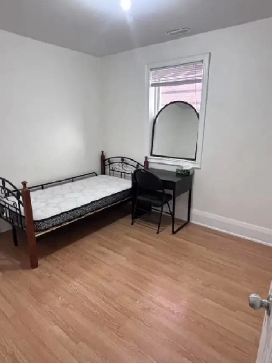 Downtown Room for Rent($880) Image# 1