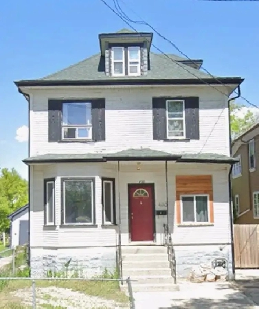 4 bedroom 1 bath rental - 433 burrows Image# 1