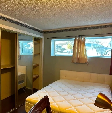 5 mins walk to U of C, Brentwood station, 650 all included Image# 1