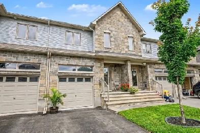 Carleton Place Townhome for Sale | Walk to Beach & Downtown Image# 1