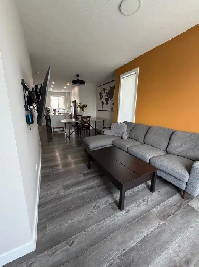 3 Beds 2.5 Baths - Townhouse in NE Image# 1