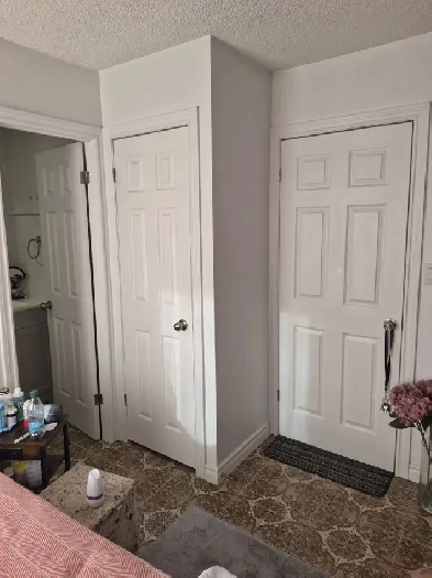 Main Fl Studio/Bachlor Apt rent Warden/Danforth available Sep 1 Image# 1