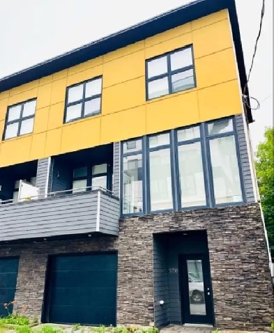 2 Bed 2 Bath Townhouse with Garage I North End Image# 1
