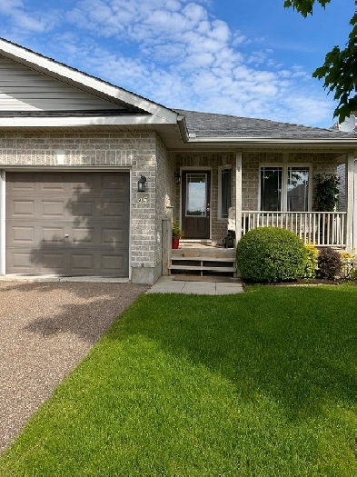 2 bdrm 2 bath semi detached bungalow - Arnprior Image# 1