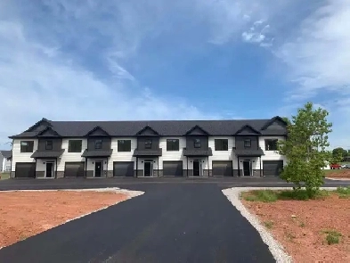 3-Bedroom Townhouse for Rent in Stratford – Available Sept. 1 Image# 1