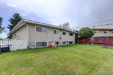 Bright & Spacious Legal 3-Bedroom Basement Suite Best Location Image# 1