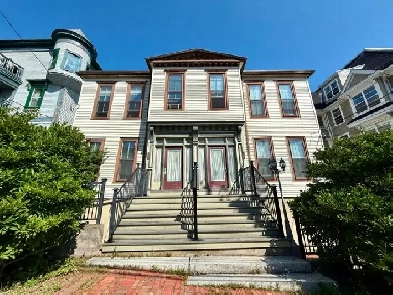 Very large 3bdrm apt on South St, HFX Image# 1