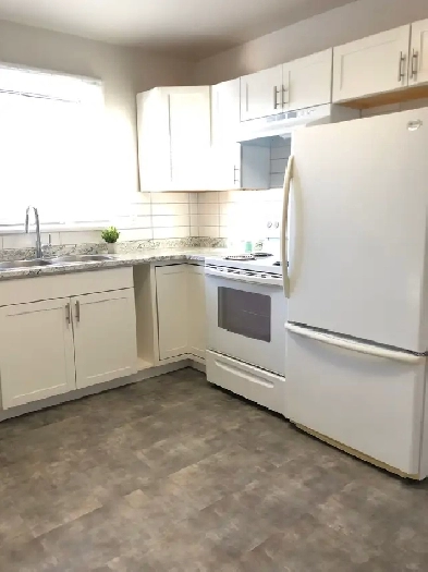 Large cozy 2 bedroom upper unit in West Kildonan Image# 1