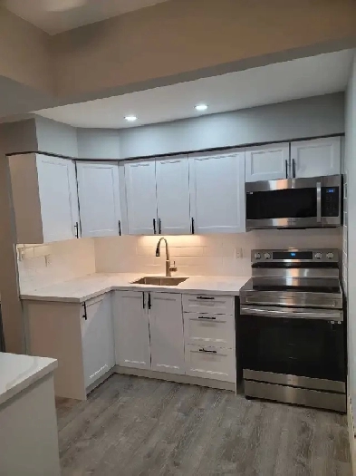 Modern 1 Bedroom Apartment Image# 1