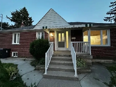 3 BEDROOM MAIN FLOOR OF A DETACHED BUNGALOW HOUSE UP FOR RENT Image# 1