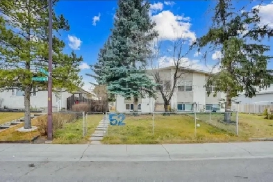 Immediate Possession: 4 Rooms with 3  Parking in Penbrooke SE Image# 1